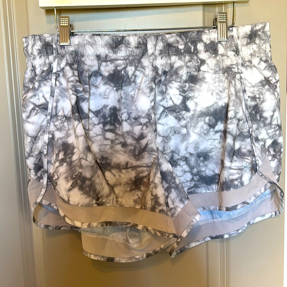 Athleta Gray Tie-Dye Mesh Racer Run Shorts Size L